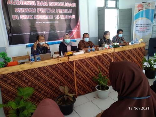Audiensi Dan Sosialisai Rumah Pintar Pemilu atau Pemilih Pemula